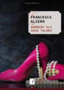 Darrere els seus talons