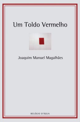 Um toldo vermelho